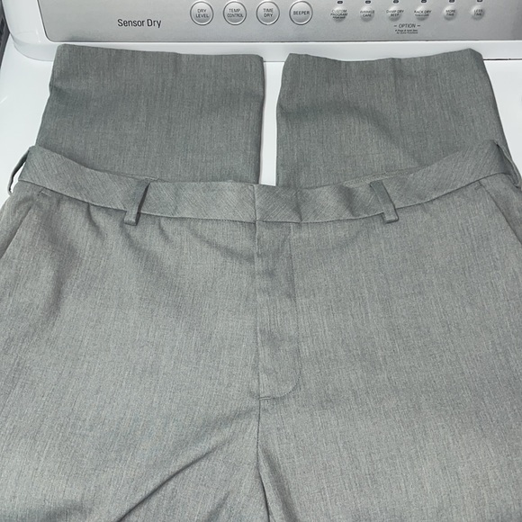 Van Heusen pants, Mens size 40/29 - Picture 2 of 7